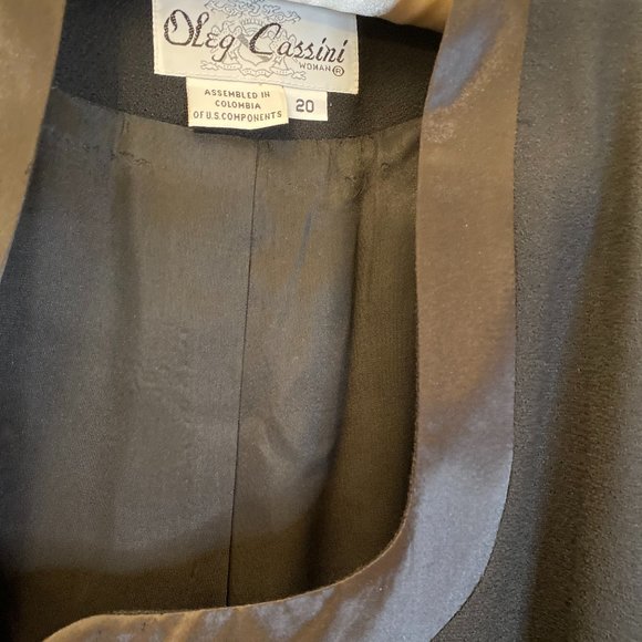 Oleg Cassini women wool black jacket, six rhinesto - Picture 9 of 9